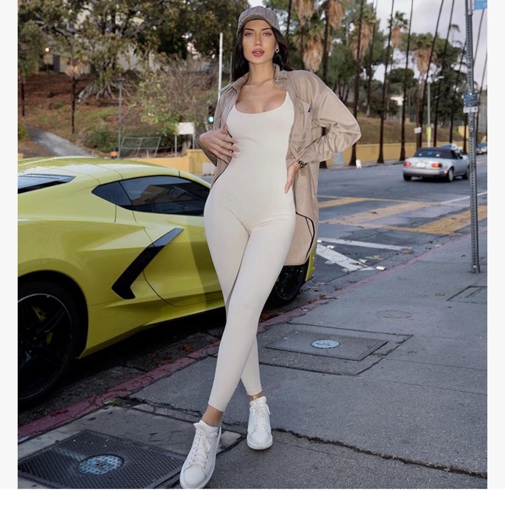 ✨3X25✨Brand new OQQ bodysuit Beige size S